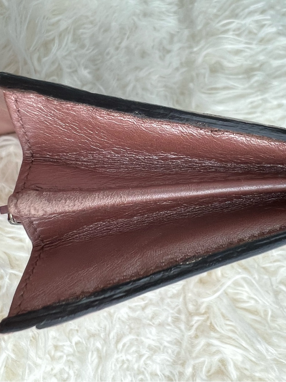 Gucci Rose Gold Microguccissima
Patent Leather Long Wallet - Picture 11 of 11
